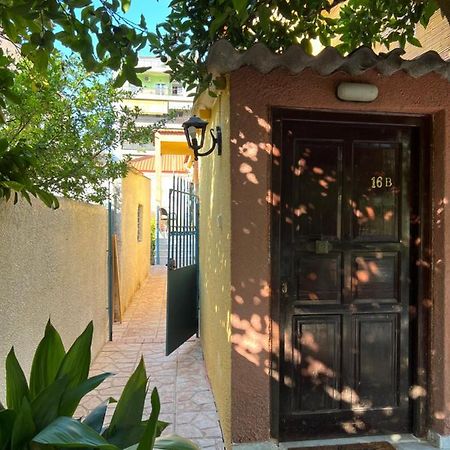 Cosy Guesthouse-Souterrain With Garden In City Center Corinth Zewnętrze zdjęcie