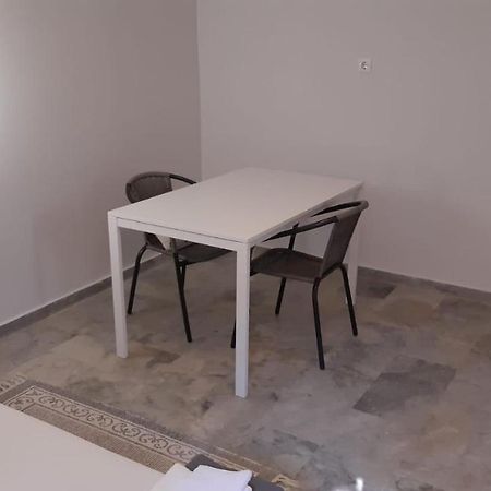 Cosy Guesthouse-Souterrain With Garden In City Center Corinth Zewnętrze zdjęcie