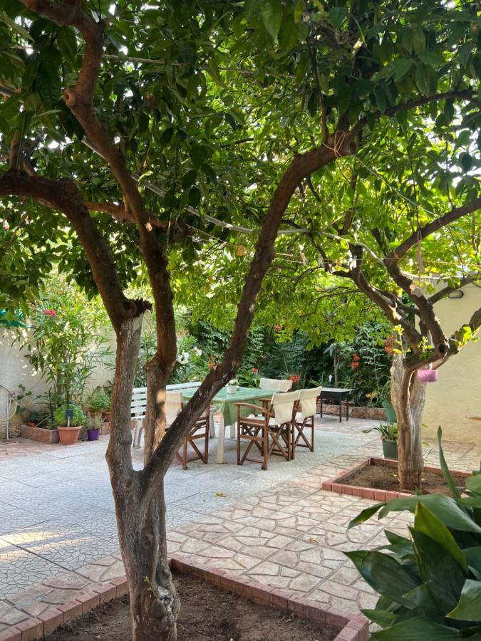 Cosy Guesthouse-Souterrain With Garden In City Center Corinth Zewnętrze zdjęcie