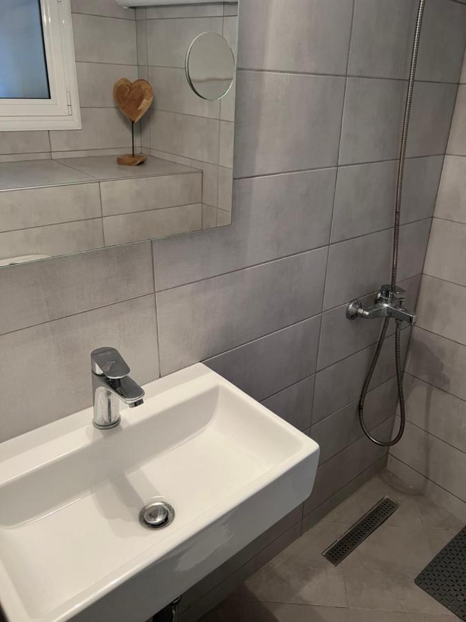 Cosy Guesthouse-Souterrain With Garden In City Center Corinth Zewnętrze zdjęcie