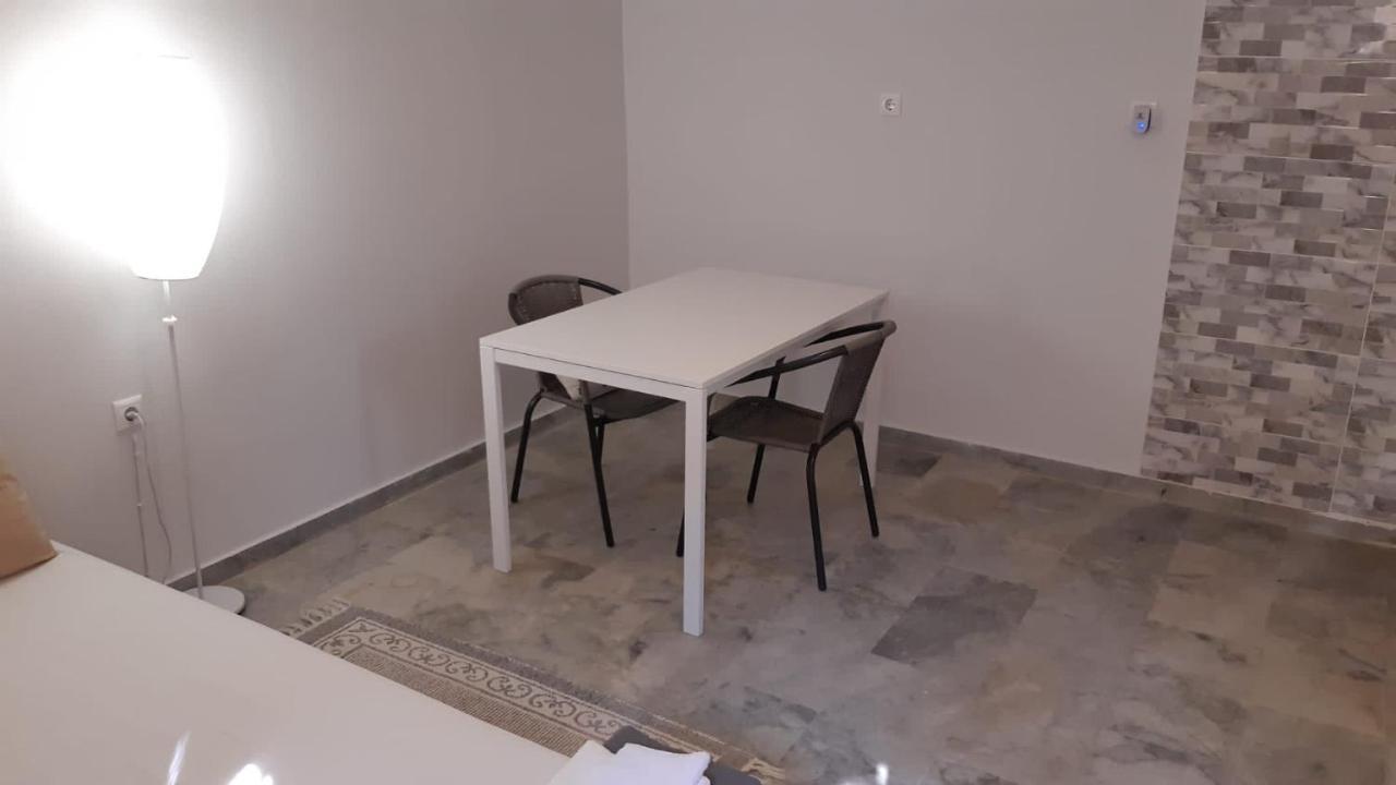 Cosy Guesthouse-Souterrain With Garden In City Center Corinth Zewnętrze zdjęcie