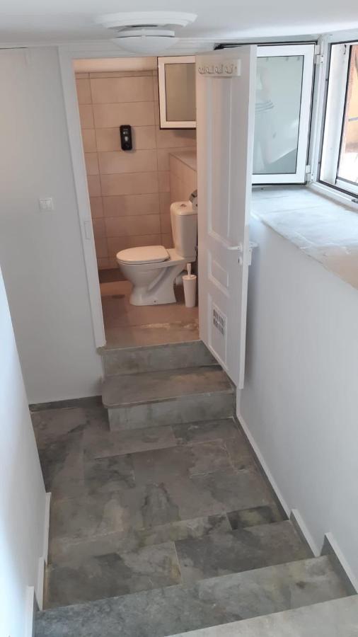 Cosy Guesthouse-Souterrain With Garden In City Center Corinth Zewnętrze zdjęcie